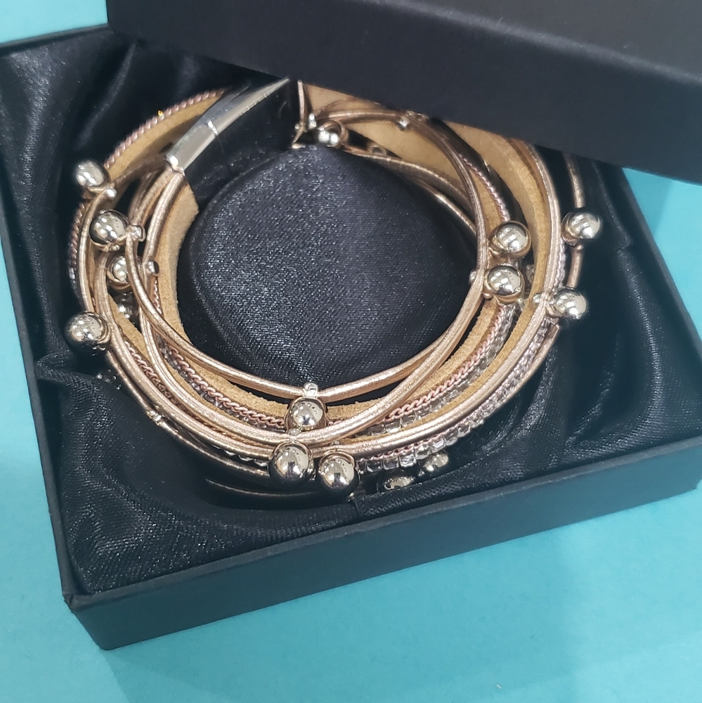 Ladies fashion bracelet